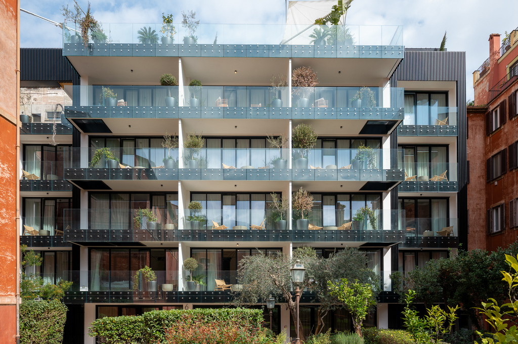 Exterior view of master Trevi Rome Aparthotel showcasing classic architecture and private balconies