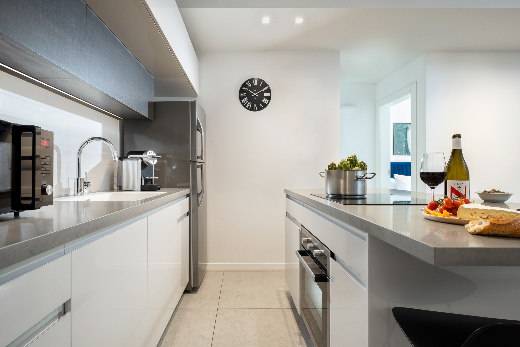 One Bedroom Apartment With Balcony - Kitchen