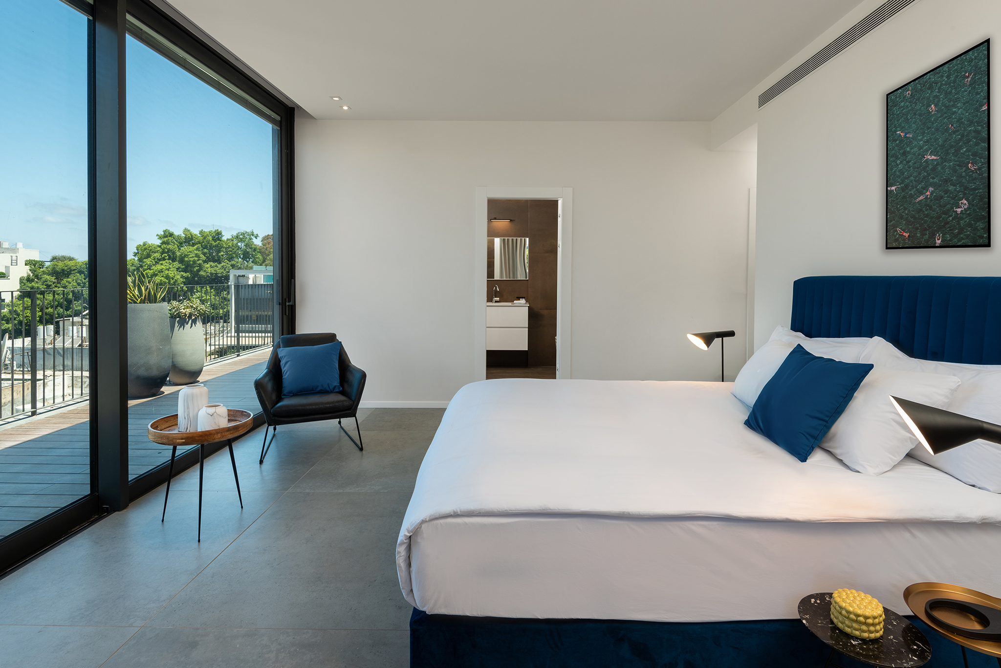 Four Bedroom Penthouse with Big Terrace - Bedroom with Balcony